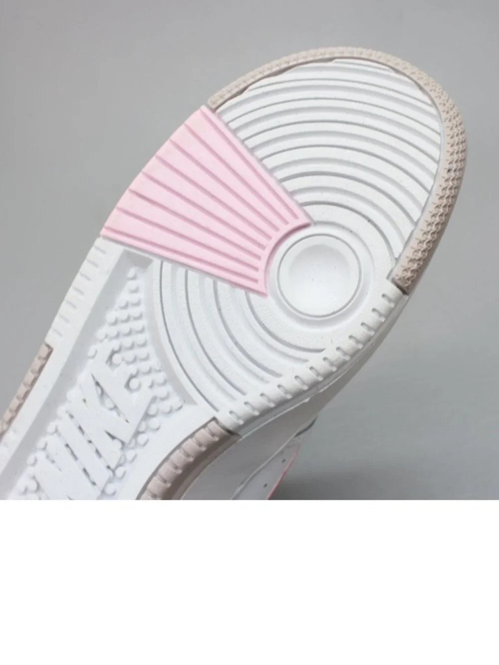 Nike Ladies 8 Gamma Force White/Playful Pink Tennis Shoes Sneakers - FZ3613-100 - Picture 10 of 12